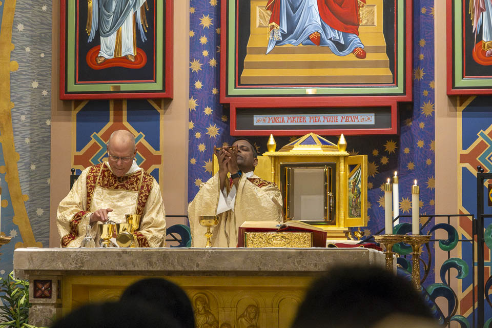 2026-StMary-EasterVigil (161 of 215).jpg